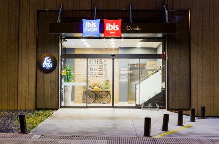 Ibis-Hotel-Exterior-Entrada-Web